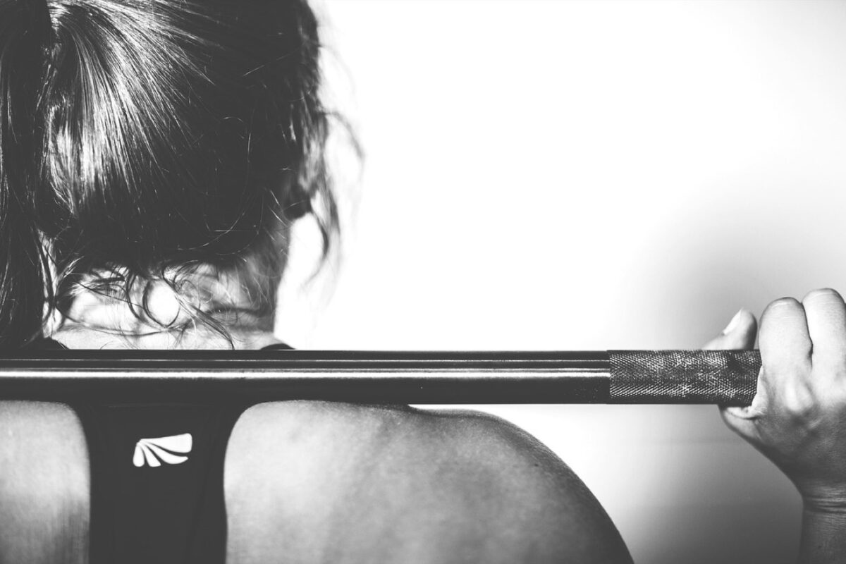 Déficit calorique et pratique intensive : conditions et risques