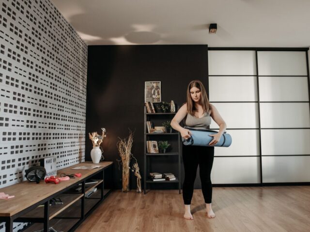 Dégager et organiser un coin fitness dans un petit appartement